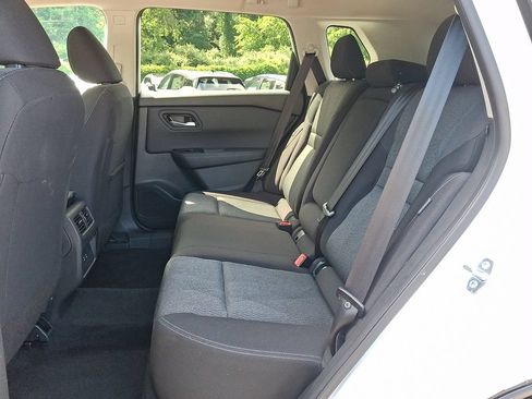 Certified 2025 Nissan Rogue SV AWD/4WD image 11