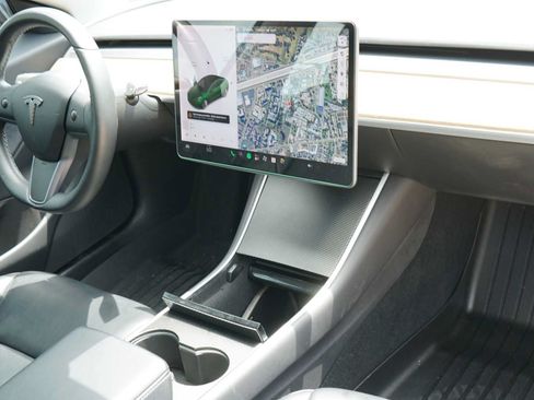 Used 2019 Tesla Model 3 Long Range RWD image 26