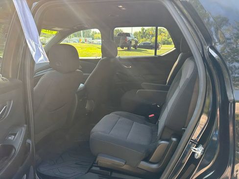 Used 2023 Chevrolet Traverse LT FWD image 21