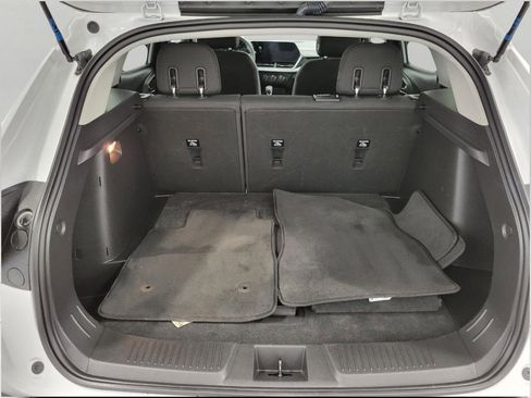Used 2024 Chevrolet Trax LS w/ LS Convenience Package FWD image 15