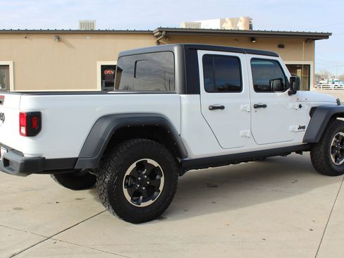 Used 2023 Jeep Gladiator Sport image 19