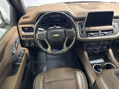 Certified 2023 Chevrolet Suburban High Country w/ Advanced Technology Package AWD/4WD image 17