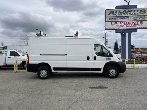 Used 2021 RAM ProMaster 2500 FWD image 2