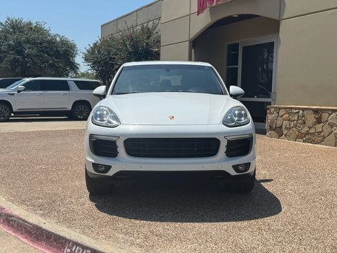 Used 2018 Porsche Cayenne S Platinum w/ Premium Package AWD/4WD image 3
