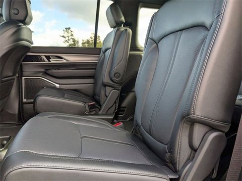 New 2025 Jeep Wagoneer Series II image 32