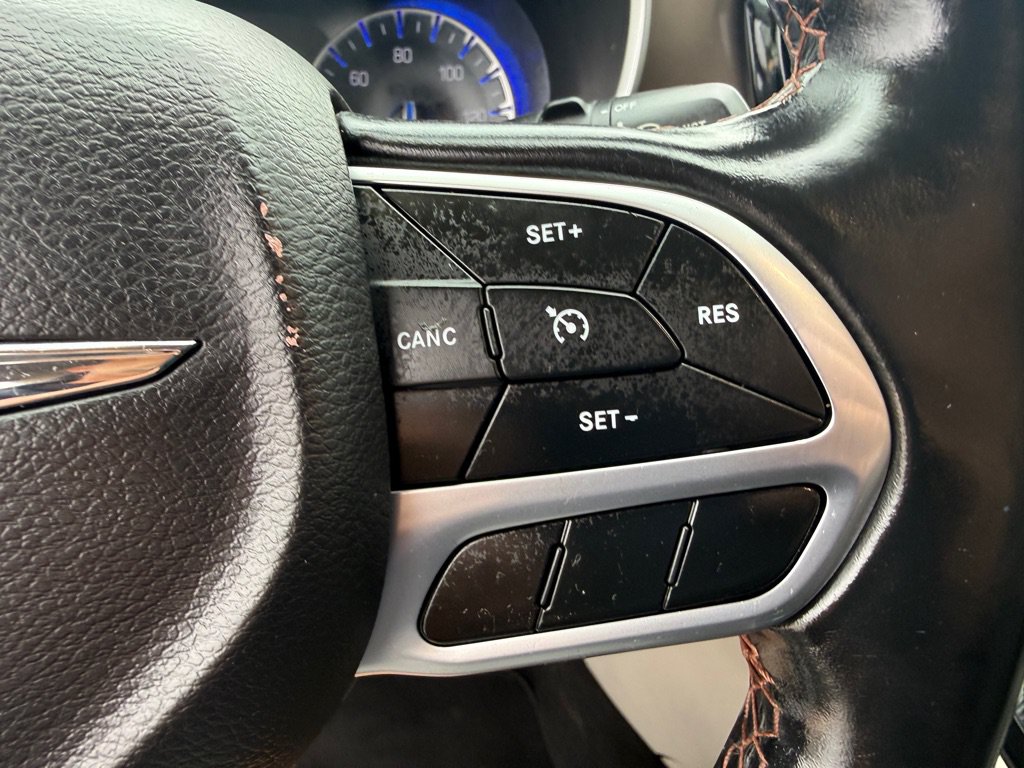 Used 2019 Chrysler Pacifica Touring-L FWD image 25