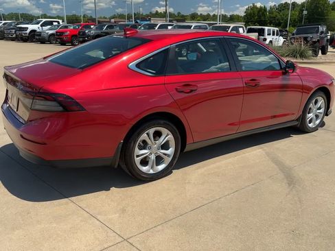 Used 2024 Honda Accord LX image 9