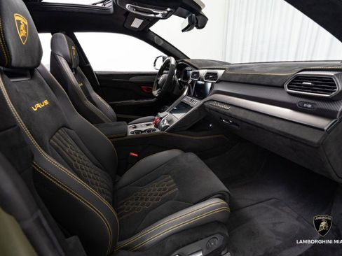 Used 2024 Lamborghini Urus Performante image 59