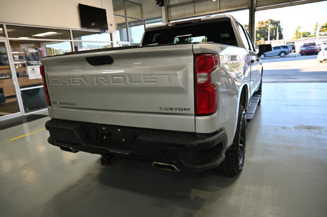 Used 2019 Chevrolet Silverado 1500 Custom Trail Boss w/ Custom Convenience Package AWD/4WD image 5