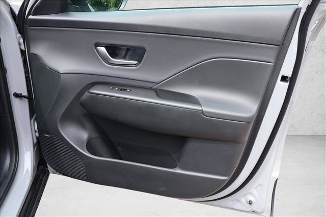 Used 2026 Hyundai Kona Limited FWD image 29