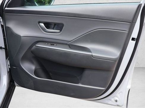 Used 2026 Hyundai Kona Limited FWD image 29