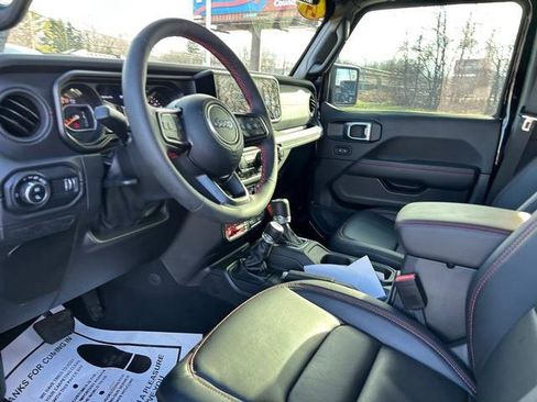 Used 2024 Jeep Gladiator Rubicon w/ Technology Group image 11