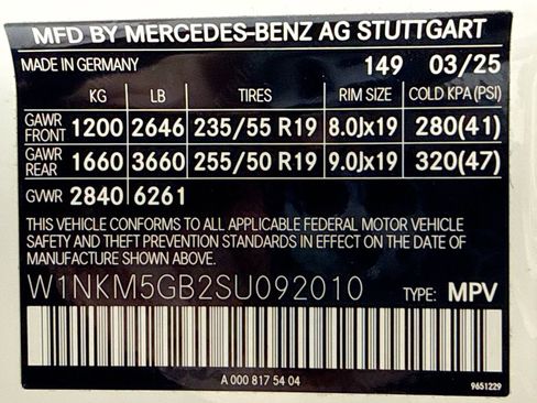 Used 2025 Mercedes-Benz GLC 350e 4MATIC image 29