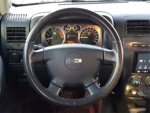 Used 2008 HUMMER H3 Luxury image 28