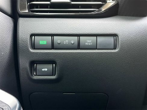 Certified 2025 Nissan Sentra SR image 34