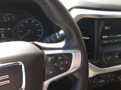 Used 2018 GMC Acadia SLE FWD image 14