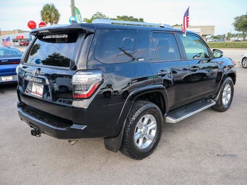 Used 2018 Toyota 4Runner SR5 Premium RWD image 6