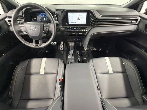 Used 2026 Toyota Camry Hybrid FWD image 37