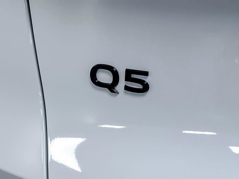 New 2025 Audi Q5 Premium image 26