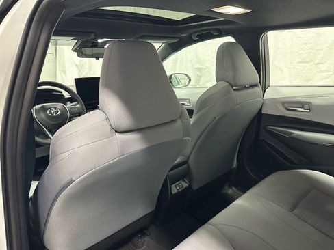 Used 2025 Toyota Corolla SE w/ SE Premium Package image 47