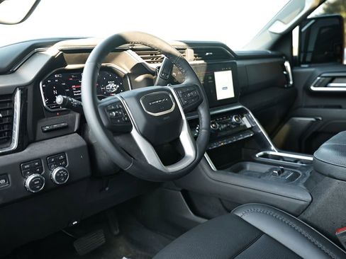 Used 2025 GMC Sierra 3500 Denali w/ Denali Reserve Package AWD/4WD image 6
