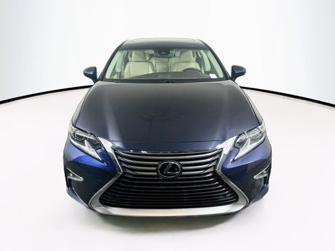 Used 2016 Lexus ES 350 w/ Luxury Package w/Wood Trim FWD image 2