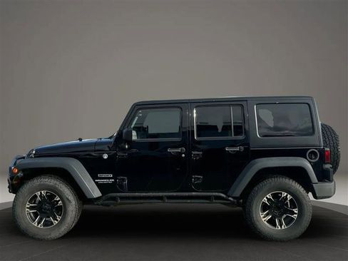 Used 2013 Jeep Wrangler Unlimited Sport image 2