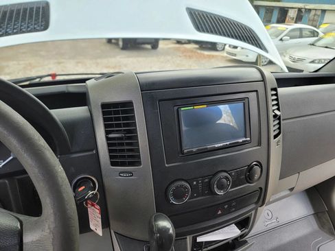 Used 2012 Mercedes-Benz Sprinter 2500 image 16