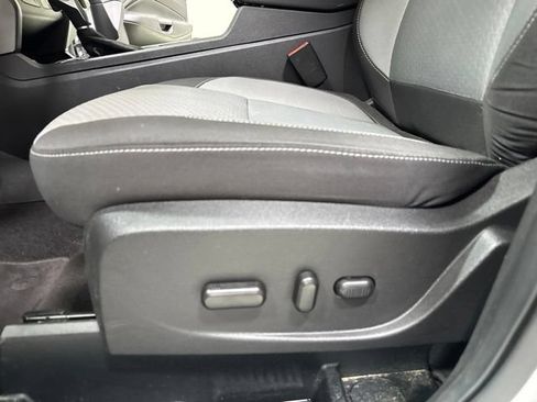 Used 2018 Ford Escape SE AWD/4WD image 5