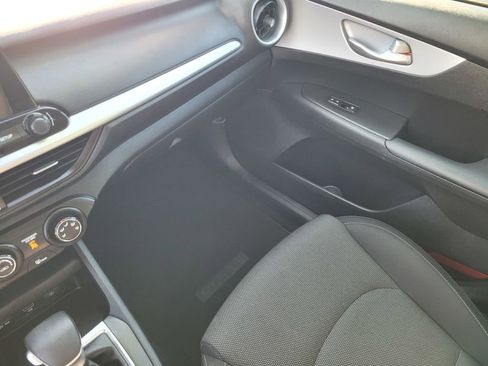 Used 2024 Kia Forte LXS image 11