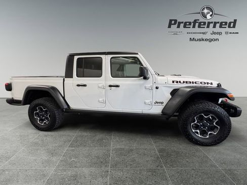 Used 2023 Jeep Gladiator Rubicon w/ LED Lighting Group AWD/4WD image 8