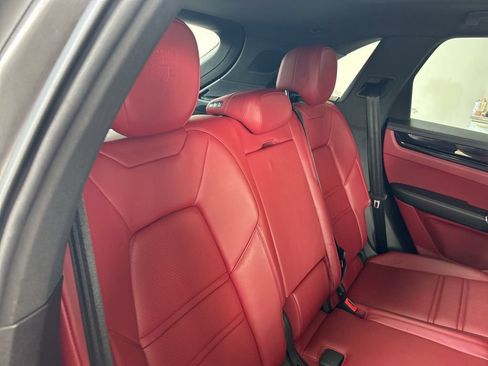 Used 2022 Porsche Cayenne w/ Premium Package Plus AWD/4WD image 26