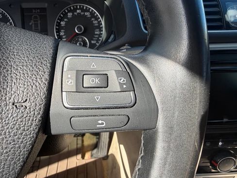 Used 2013 Volkswagen Passat 2.5 SE FWD image 15