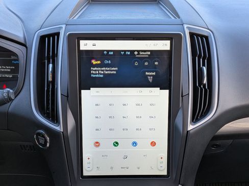 Certified 2024 Ford Edge SEL w/ Convenience Package image 21