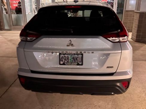 Used 2022 Mitsubishi Eclipse Cross LE AWD/4WD image 4