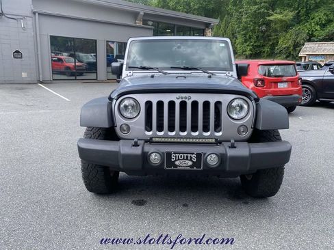 Used 2015 Jeep Wrangler Sport w/ Quick Order Package 24S AWD/4WD image 2