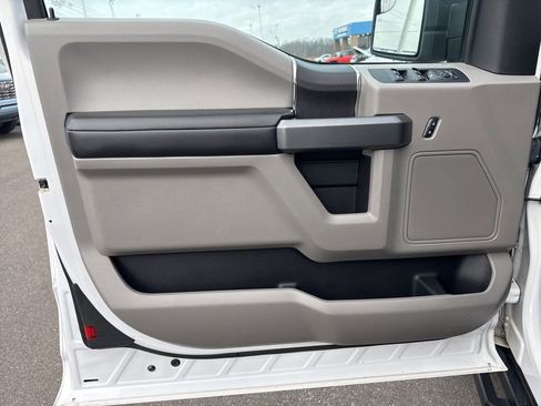 Used 2016 Ford F150 XLT w/ Equipment Group 301A Mid image 9