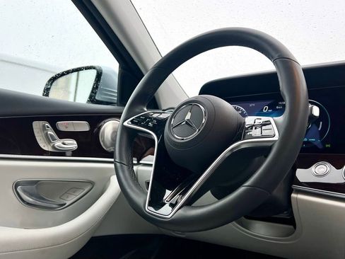 Used 2023 Mercedes-Benz E 450 4MATIC Sedan image 8