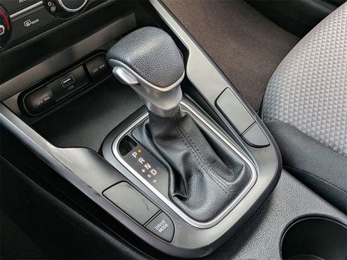 Used 2023 Kia Soul LX image 16