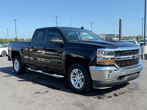 Used 2017 Chevrolet Silverado 1500 LT w/ All Star Edition AWD/4WD image 3