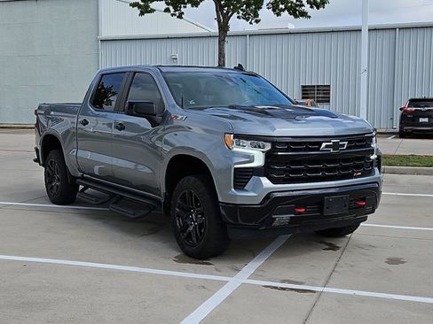 Used 2024 Chevrolet Silverado 1500 LT Trail Boss w/ Convenience Package II image 3