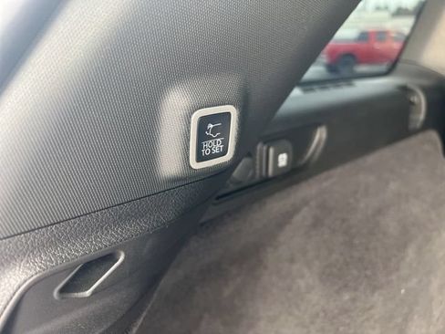 Certified 2023 Jeep Grand Cherokee Overland w/ Luxury Tech Group IV AWD/4WD image 18