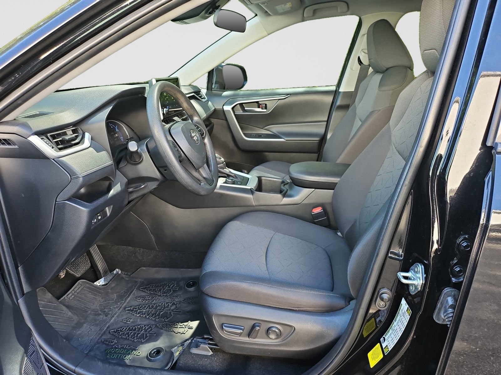 Used 2024 Toyota RAV4 AWD Hybrid image 22