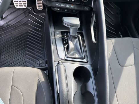 Certified 2025 Hyundai Elantra Sport FWD image 16