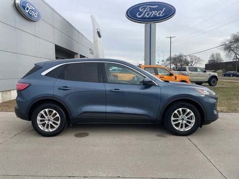 Used 2020 Ford Escape SE image 16