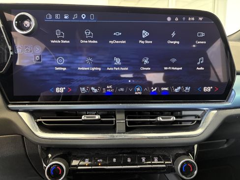 Used 2025 Chevrolet Equinox EV LT w/ Convenience Package II FWD image 14