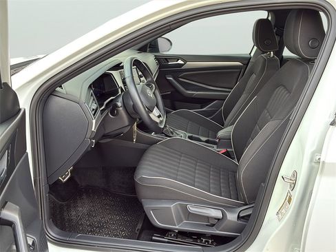 Used 2023 Volkswagen Jetta Sport image 10