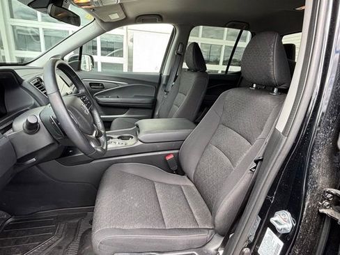 Used 2025 Honda Ridgeline Sport image 8
