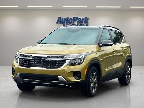 Used 2024 Kia Seltos S AWD/4WD image 3