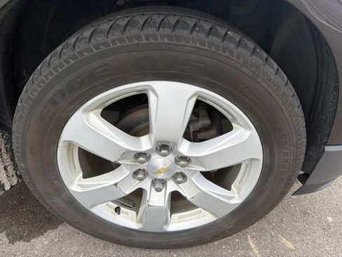 Used 2016 Chevrolet Traverse LT w/ Style and Technology Package FWD image 4